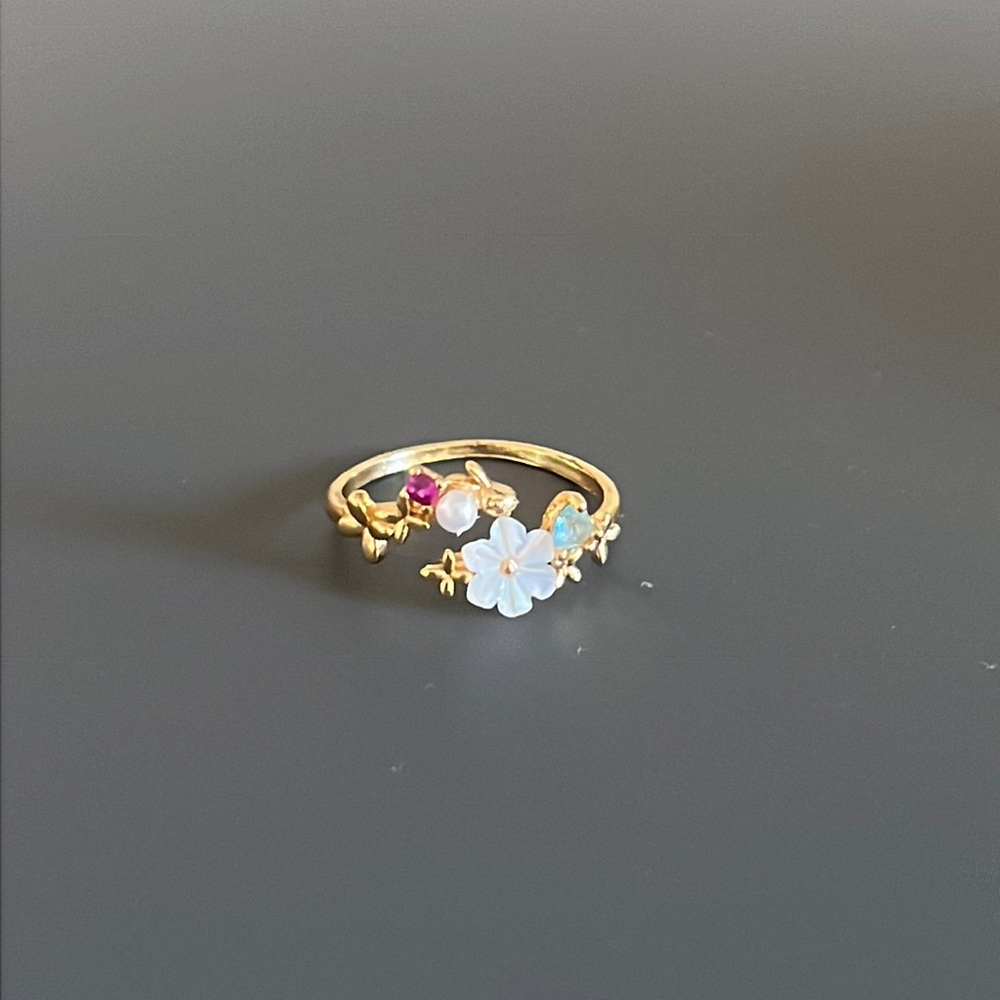 Wonen's Flower Ring